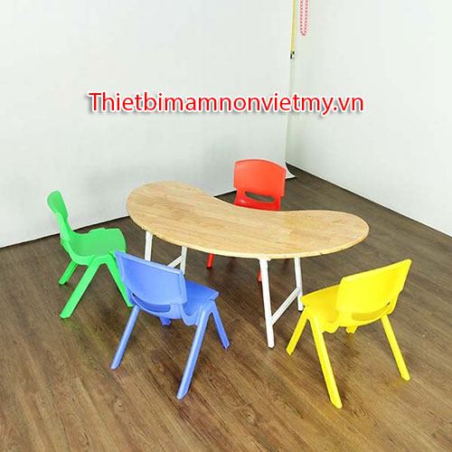 Kinh Nghiem Chon Mua Ban Ghe Cho Be Mam Non 8