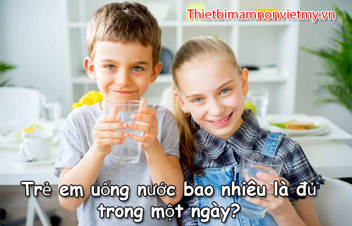 Tre Em Uong Nuoc Bao Nhieu La Du Trong Mot Ngay 1 1